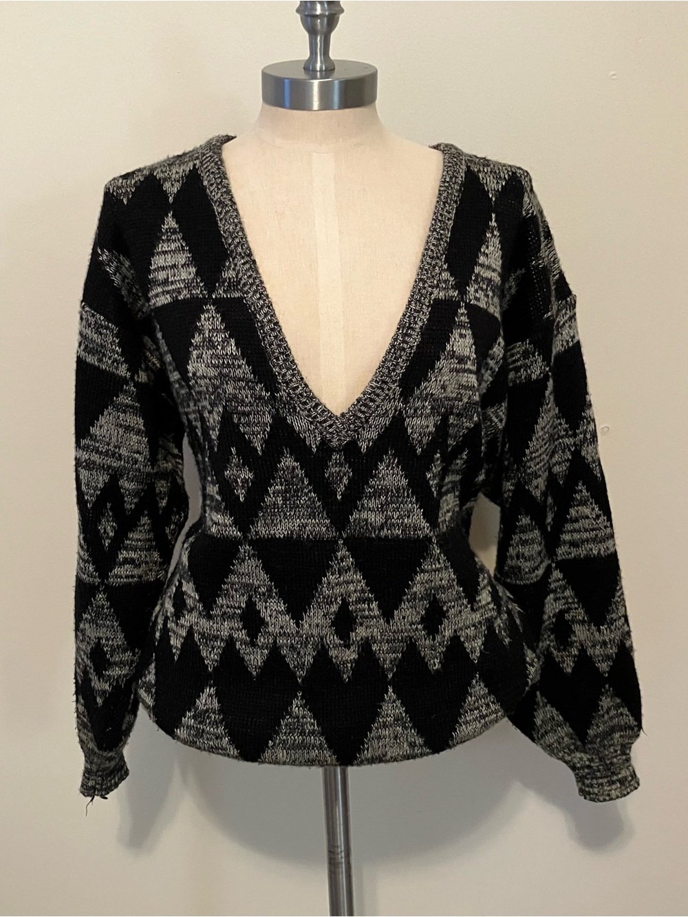 VTG Women’s 90s Star Group Black Gray Geometric M Sweater Deep Vneck 80s Rock
